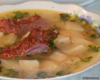 Вкусный гороховый суп с копчеными ребрышками